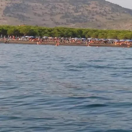 Ξενοδοχείο με διαμερίσματα Rozafa Velipoje *